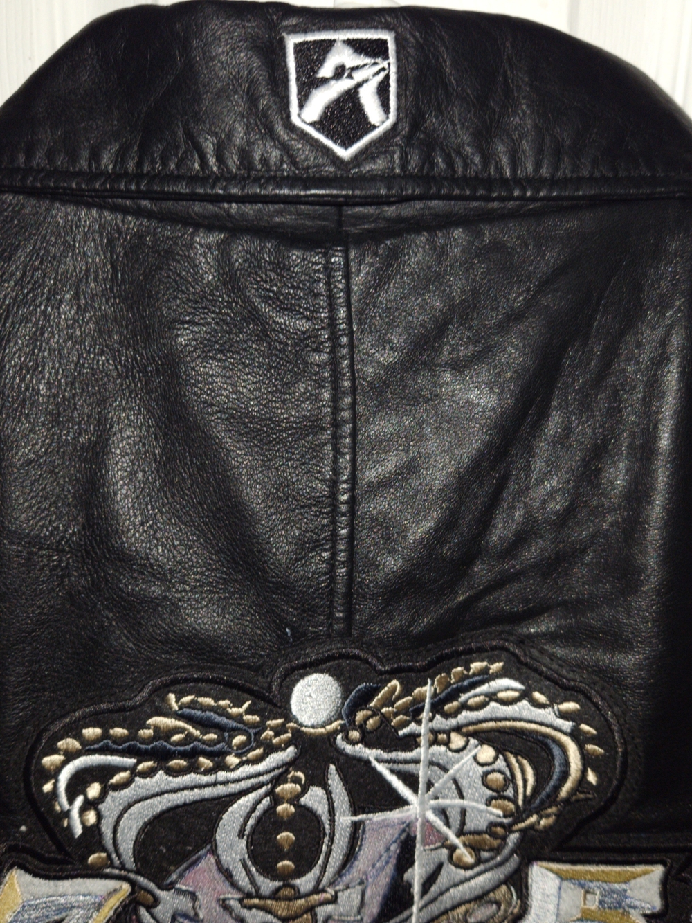 Avirex Black Leather Bomber Jacket with Embroidered Skull Back - Picture 5 of 8